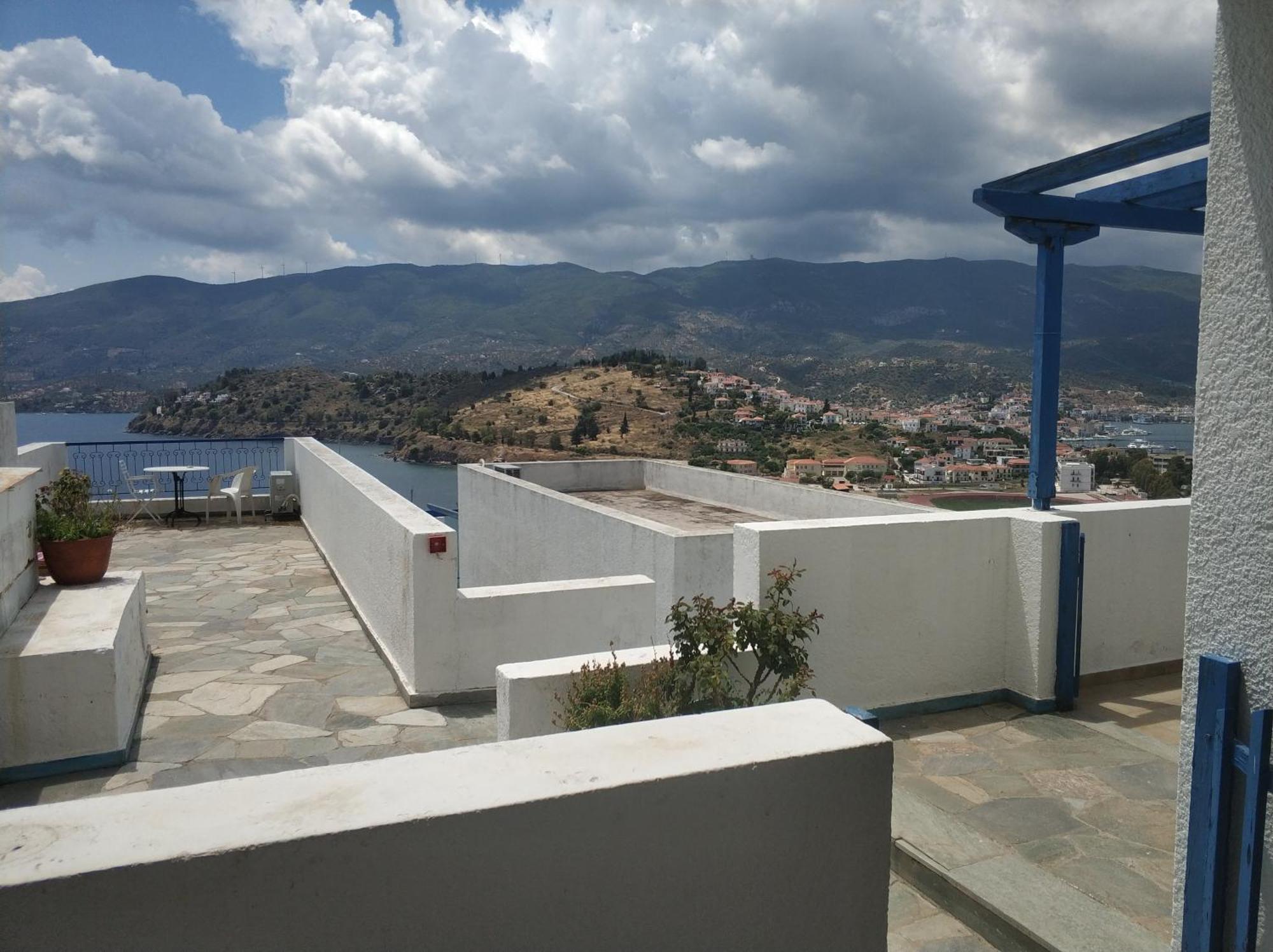 Rania Studios Poros Town Exterior photo